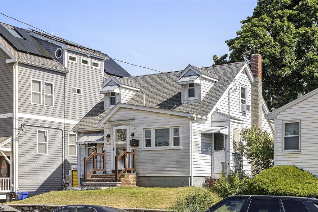 38 Hunting St