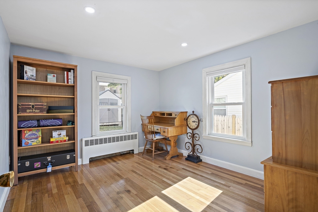 38 Hunting St