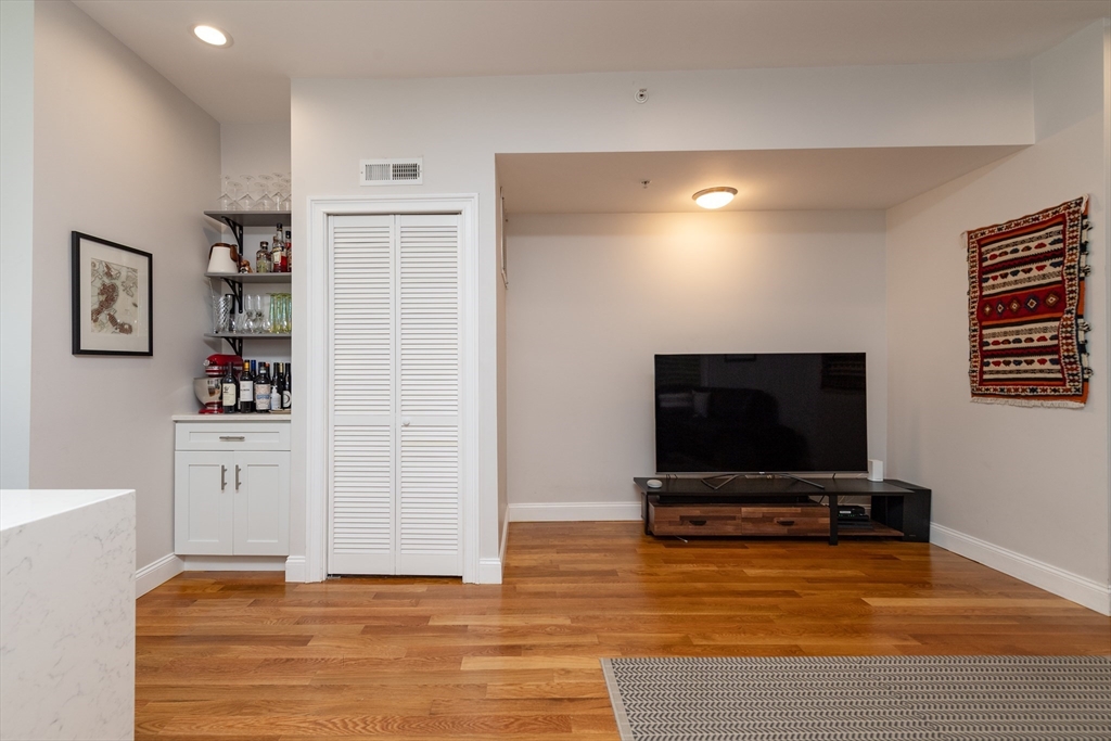 100 Webster Street # 1