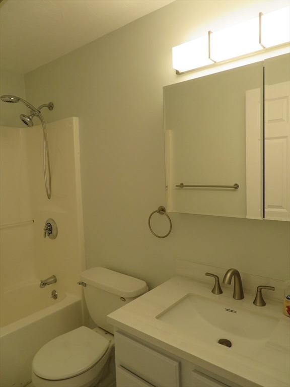 201 Main St # 9