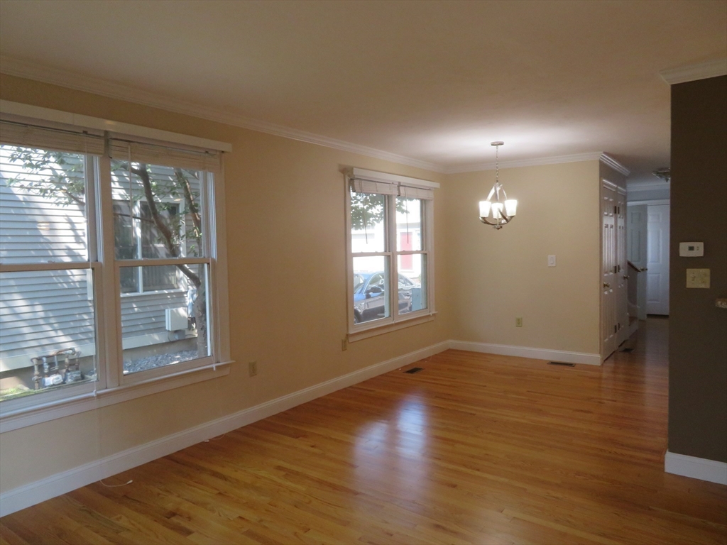 201 Main St # 9