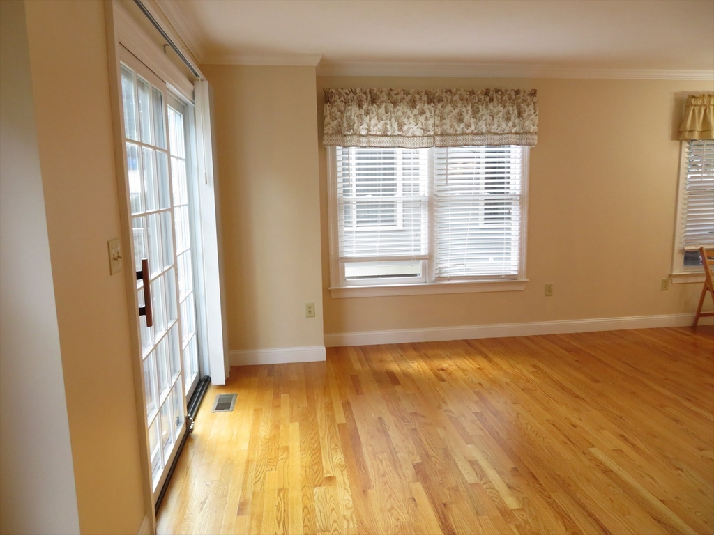 201 Main St # 9