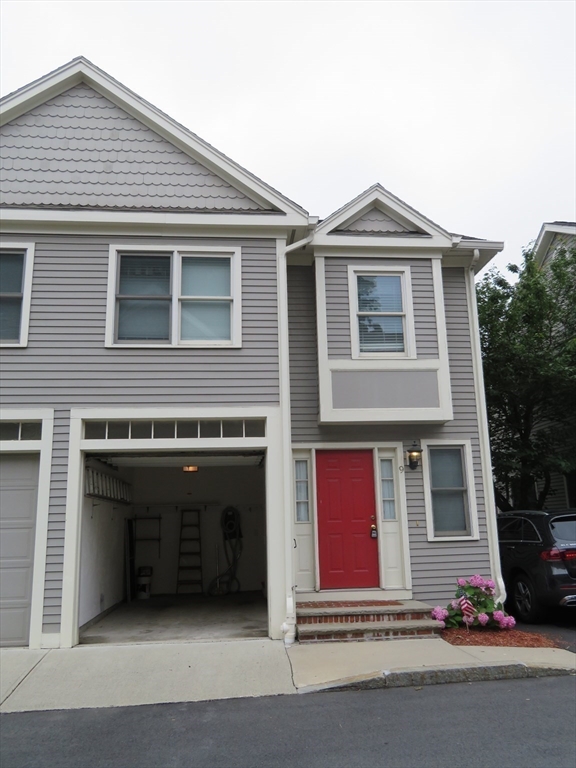 201 Main St # 9