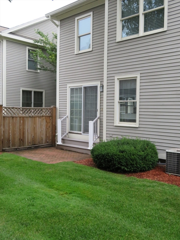201 Main St # 9