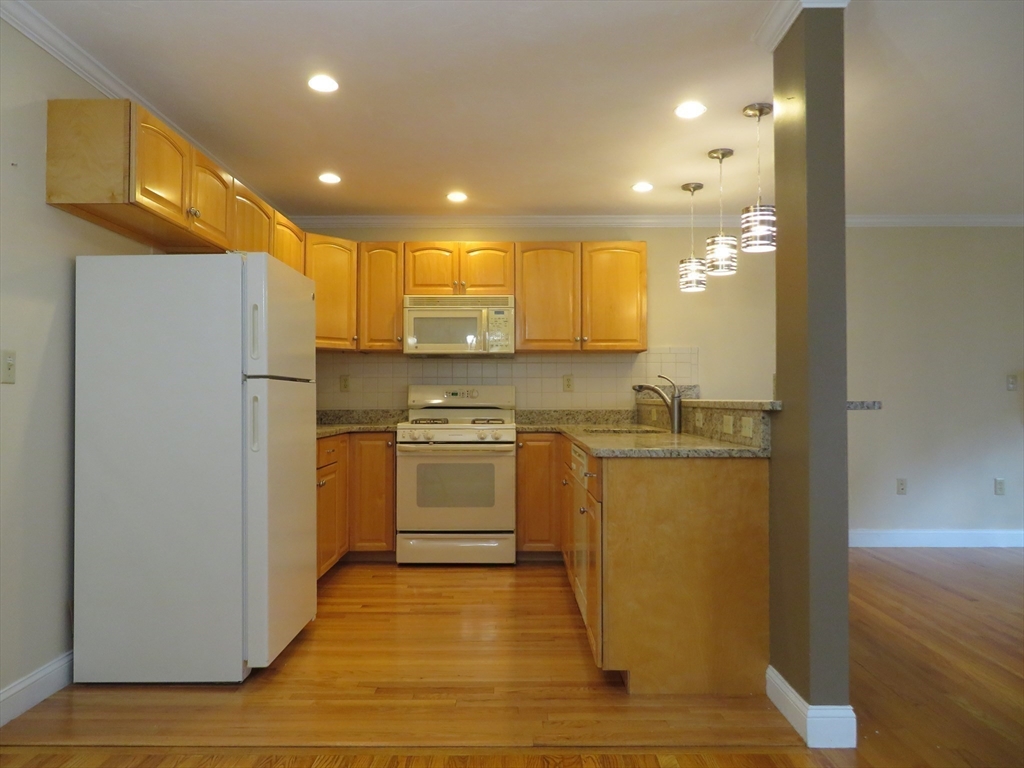 201 Main St # 9