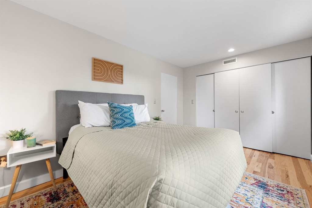 123 Governor Winthrop Rd # 123