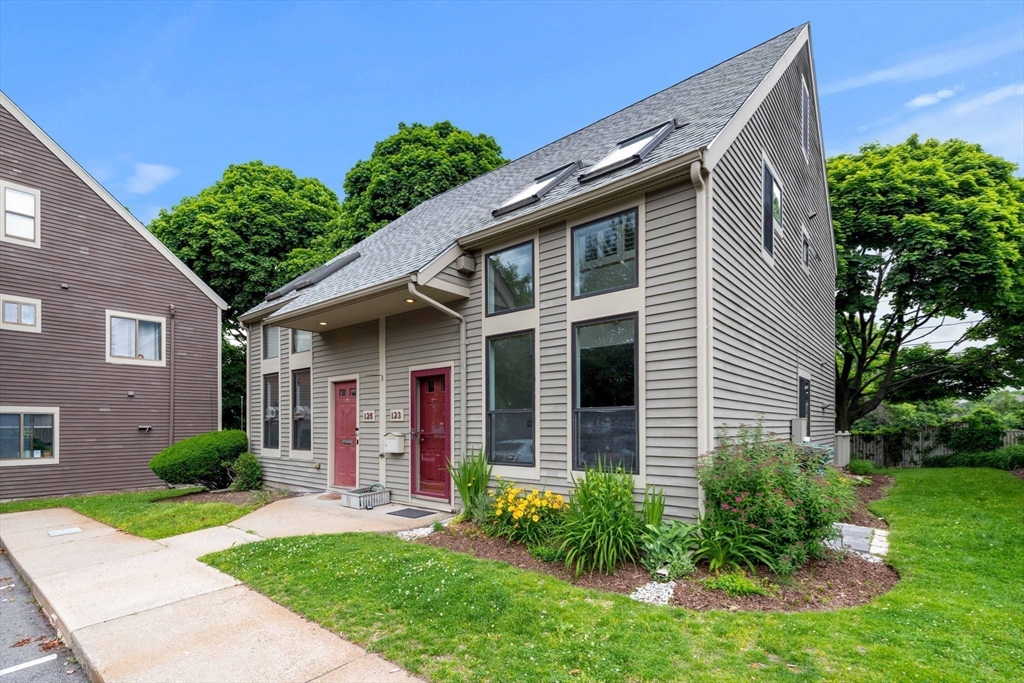 123 Governor Winthrop Rd # 123