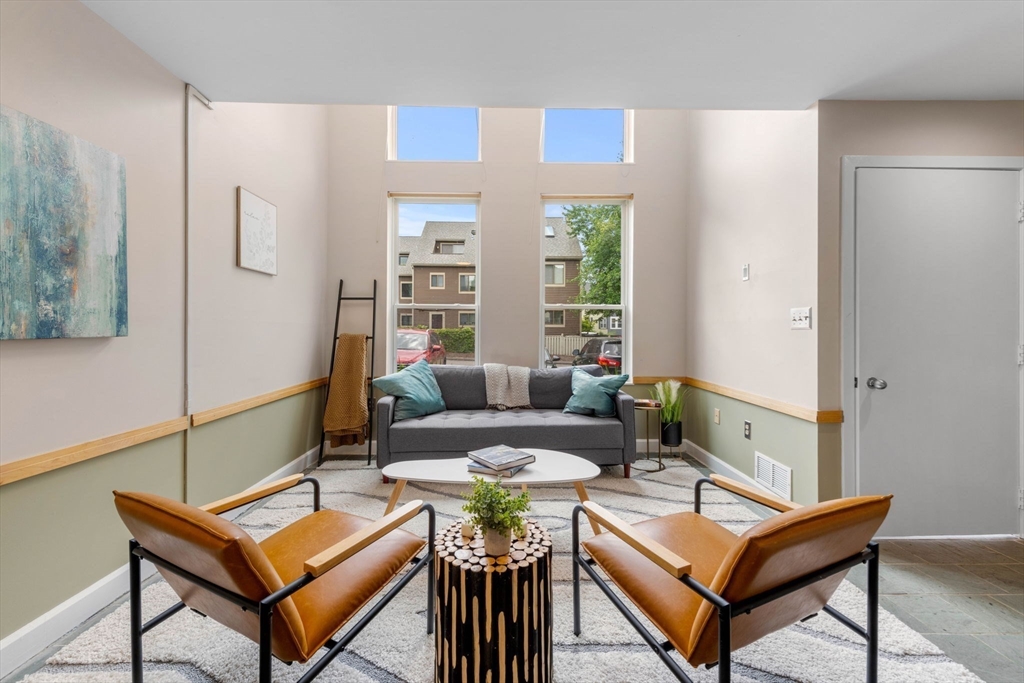 123 Governor Winthrop Rd # 123