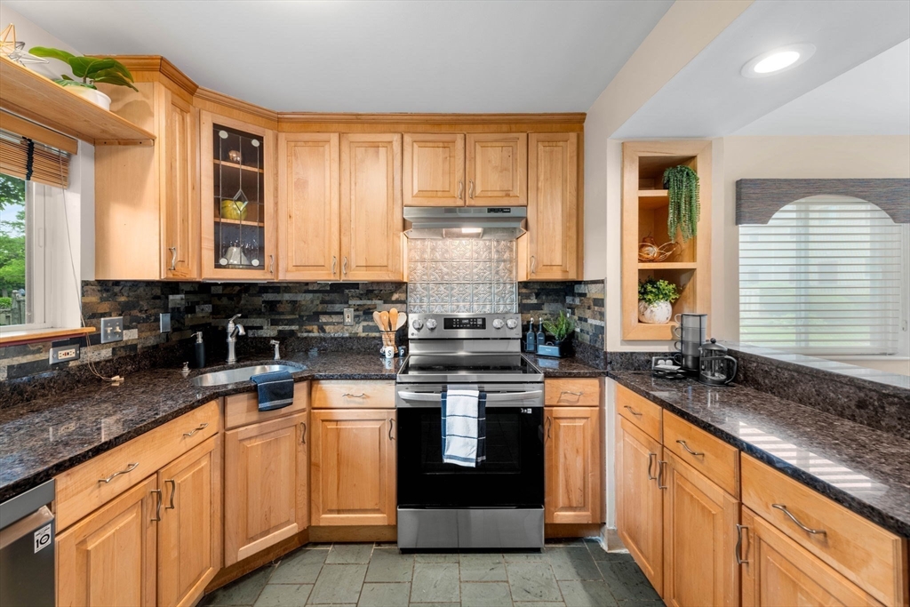 123 Governor Winthrop Rd # 123