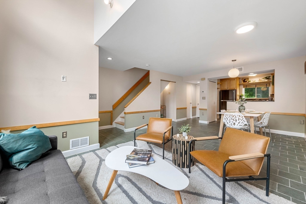 123 Governor Winthrop Rd # 123