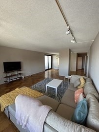 65 East India Row # 15C
