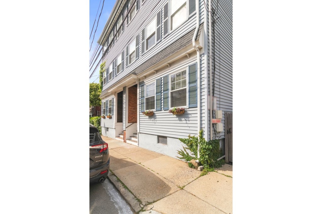204 W 9th St # 1