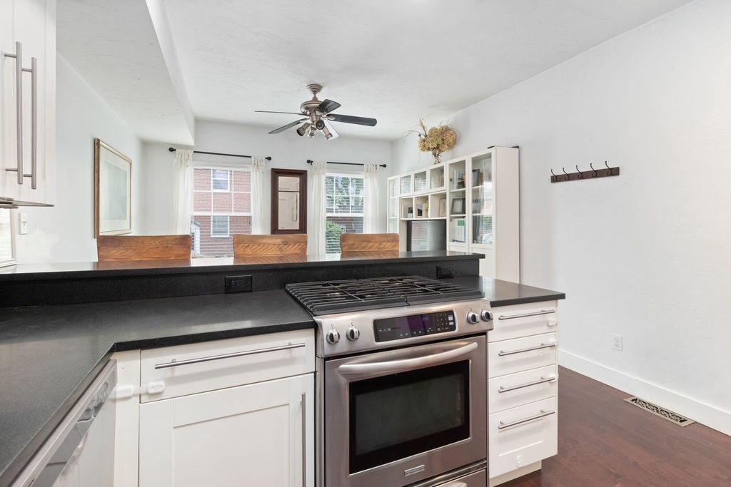 204 W 9th St # 1