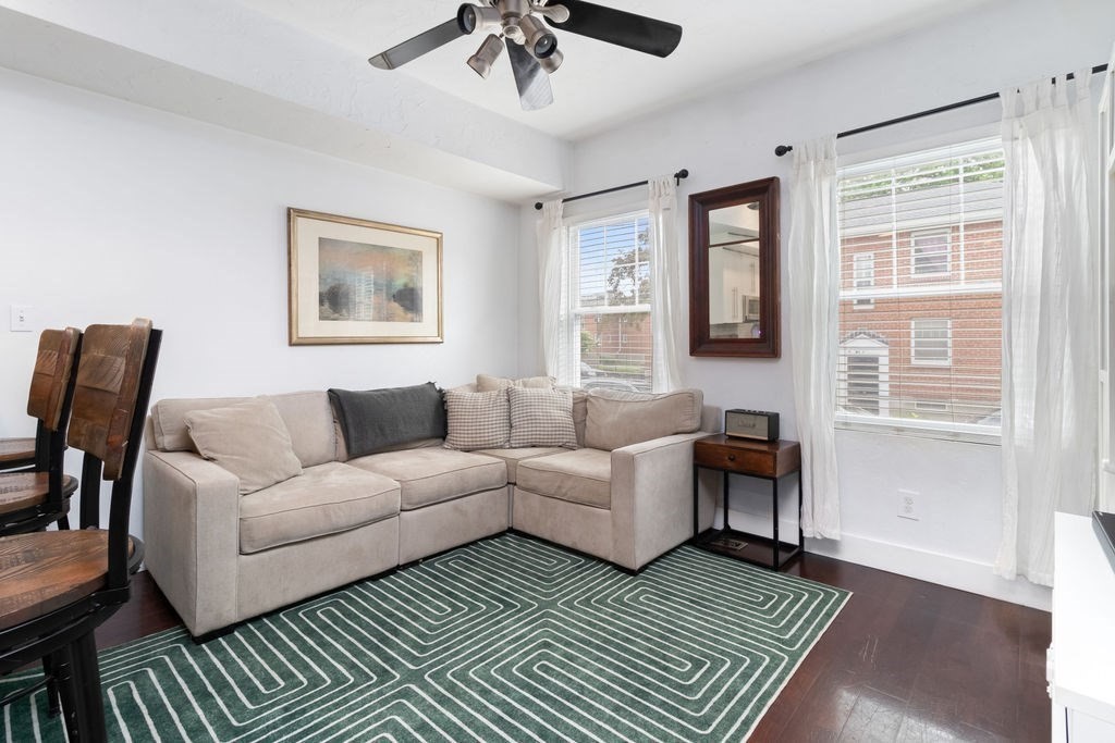 204 W 9th St # 1