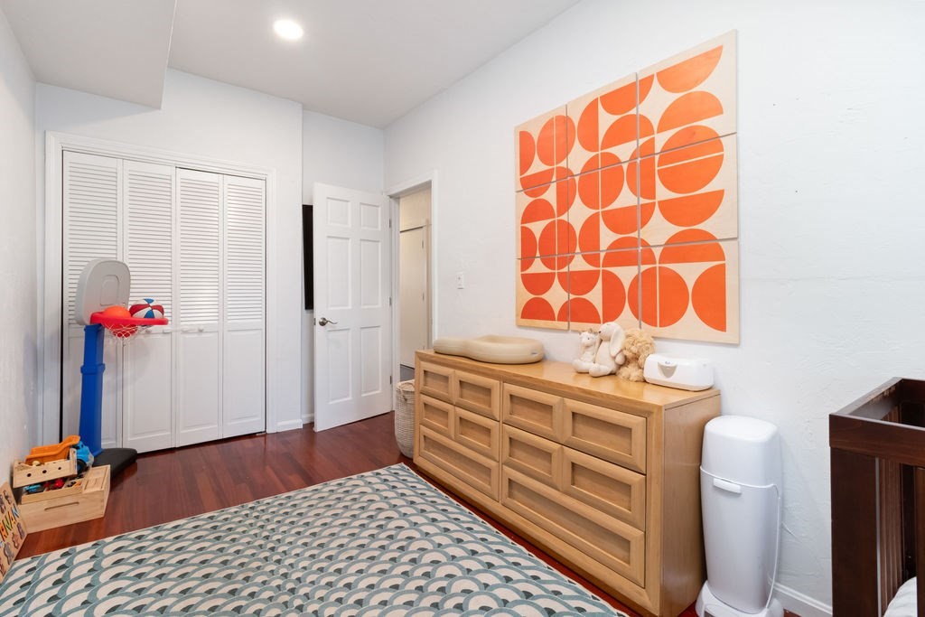 204 W 9th St # 1