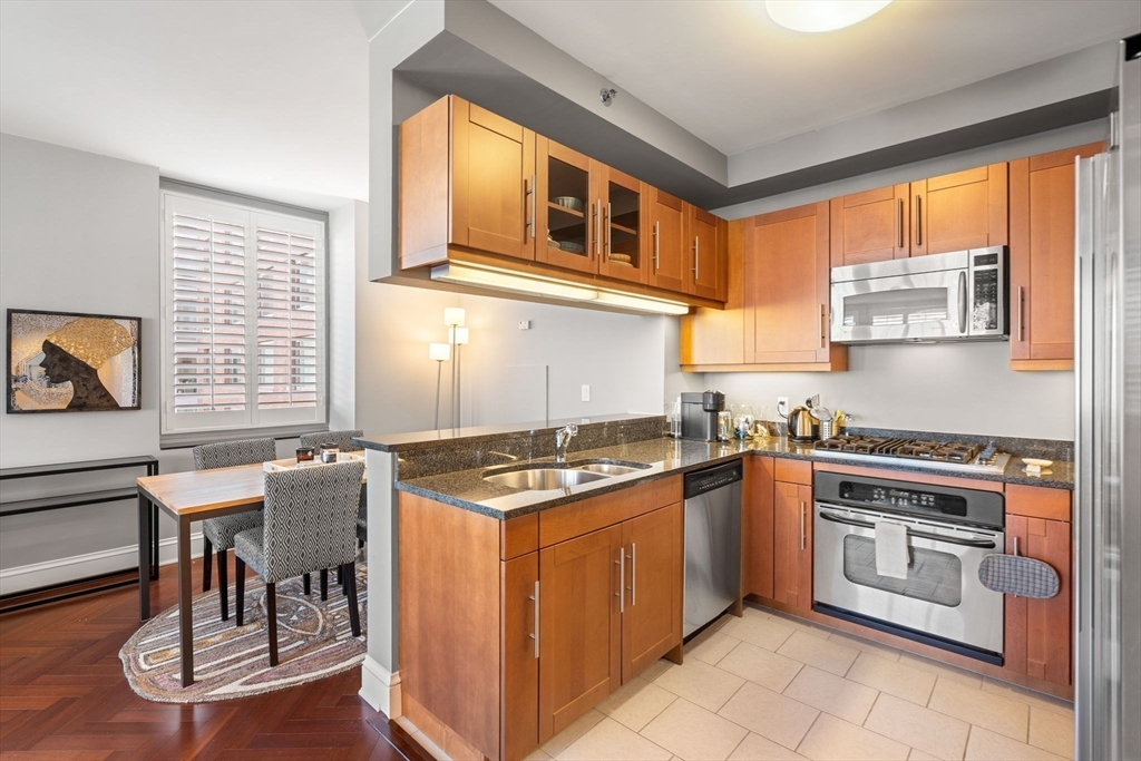 1 Charles Street S # 1012