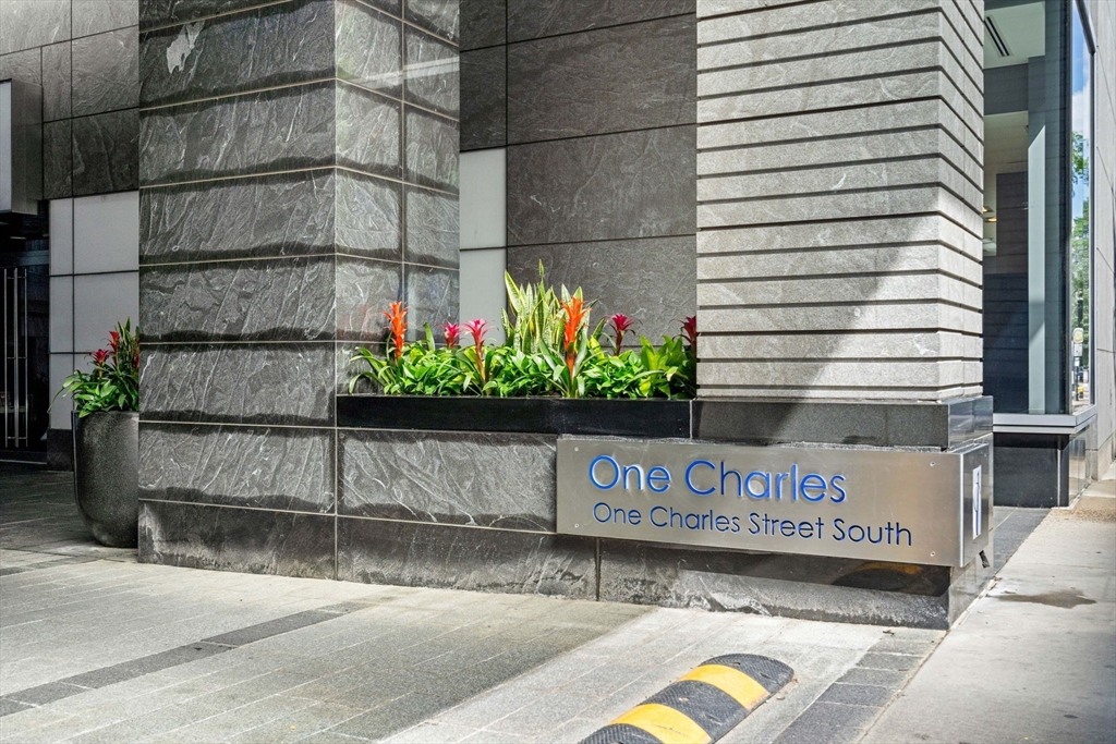 1 Charles Street S # 1012