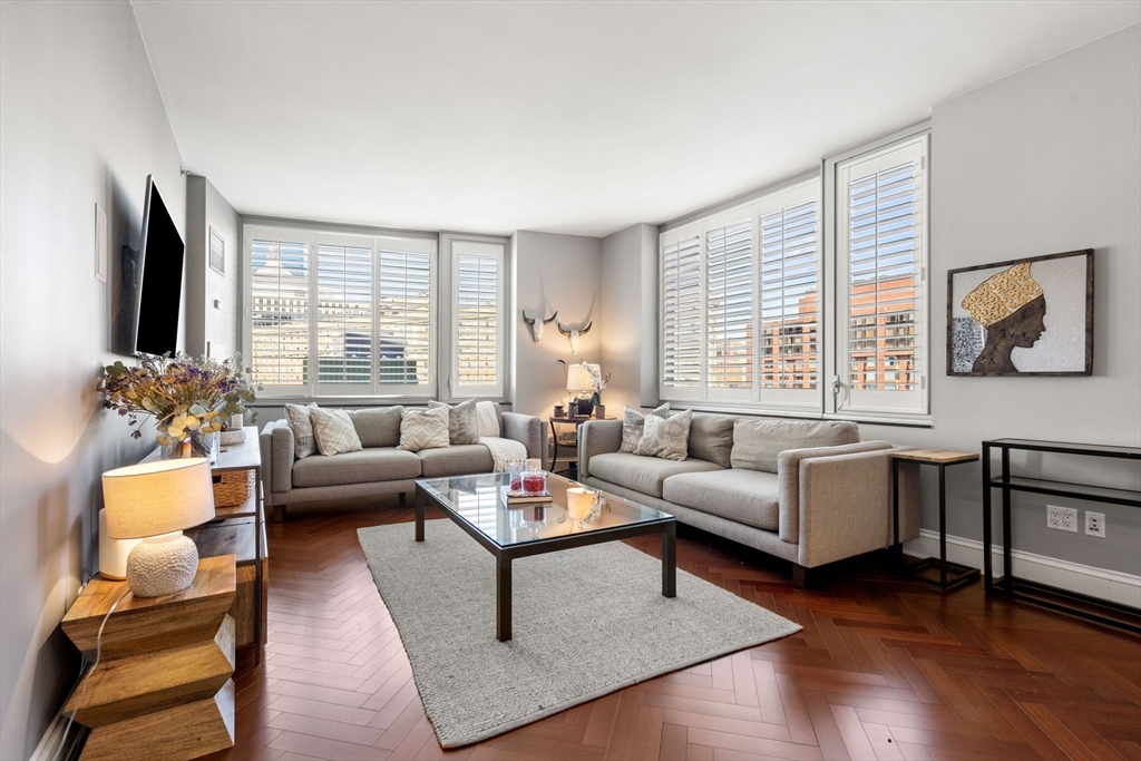 1 Charles Street S # 1012