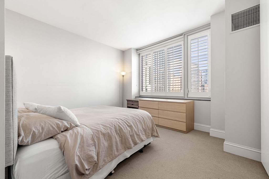 1 Charles Street S # 1012