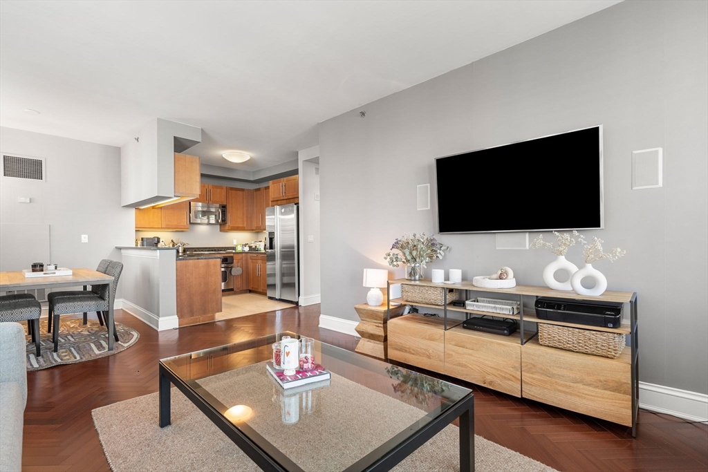1 Charles Street S # 1012