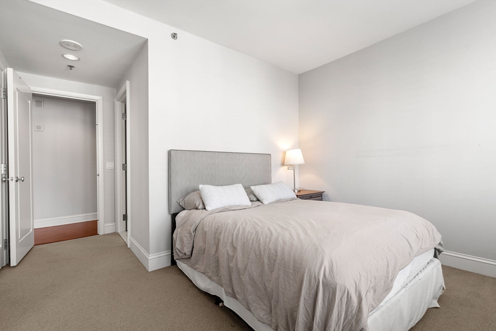 1 Charles Street S # 1012