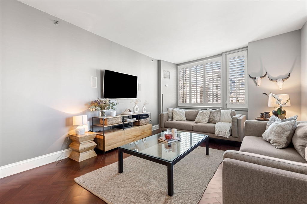 1 Charles Street S # 1012