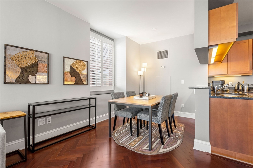1 Charles Street S # 1012