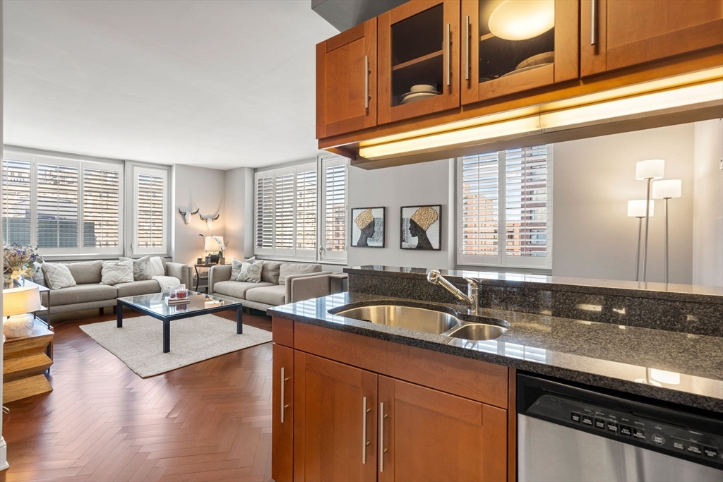1 Charles Street S # 1012