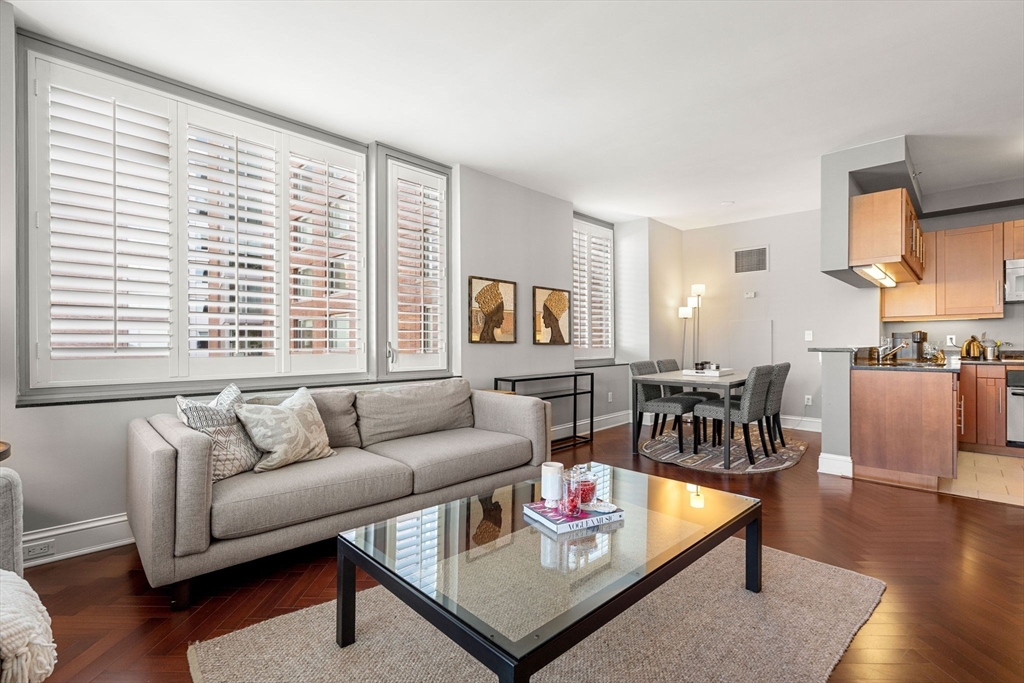 1 Charles Street S # 1012
