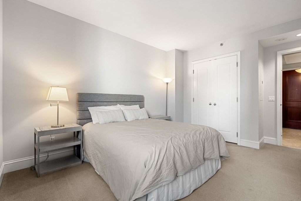 1 Charles Street S # 1012