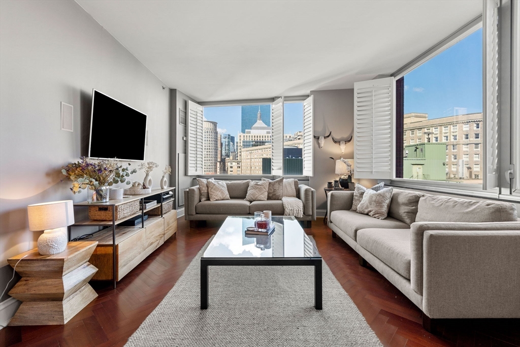 1 Charles Street S # 1012