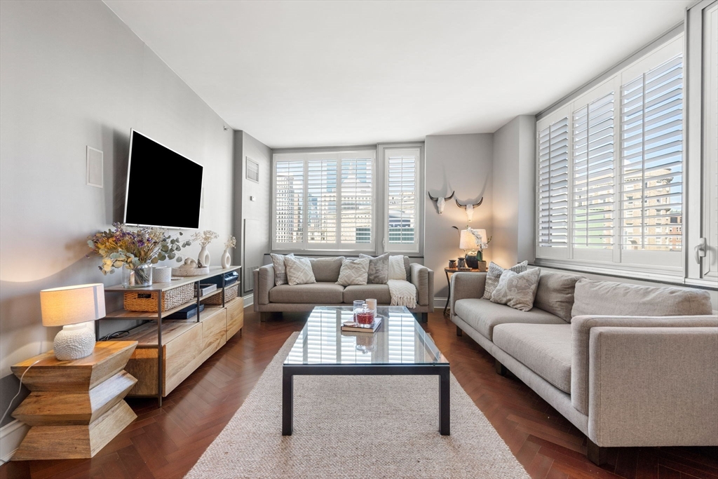 1 Charles Street S # 1012