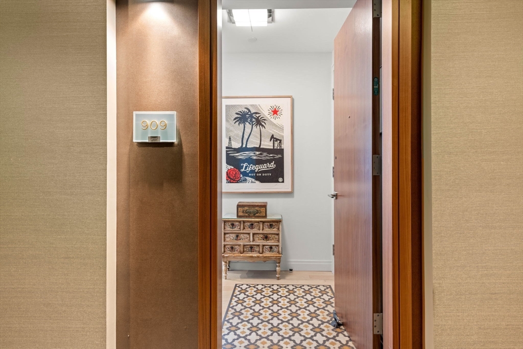 133 Seaport Blvd Suite # 909