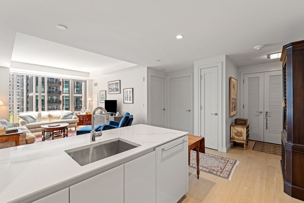 133 Seaport Blvd Suite # 909