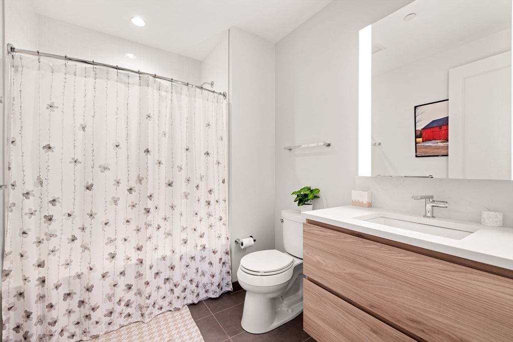 133 Seaport Blvd Suite # 909