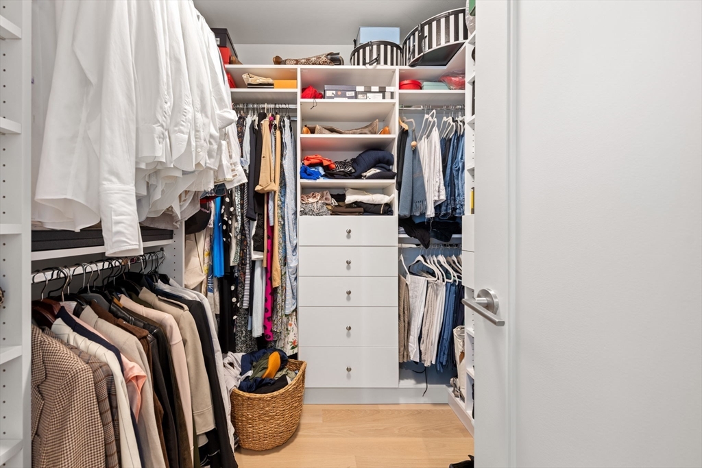 133 Seaport Blvd Suite # 909