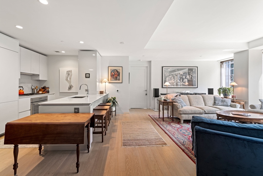 133 Seaport Blvd Suite # 909