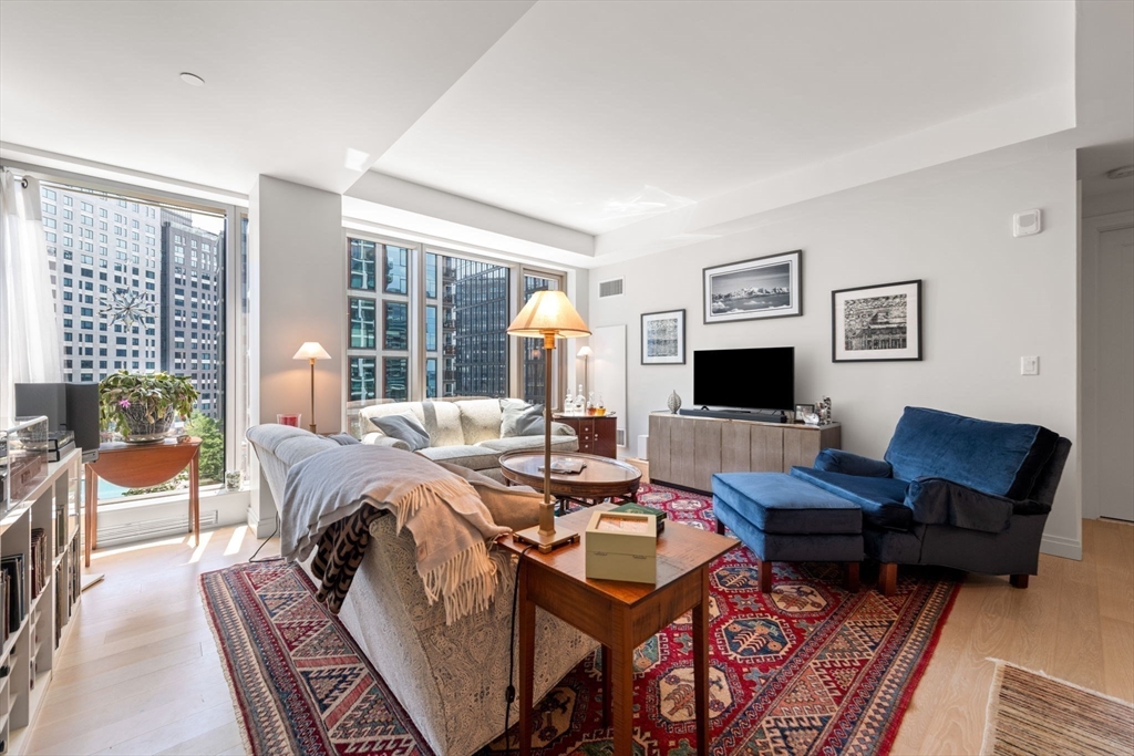 133 Seaport Blvd Suite # 909