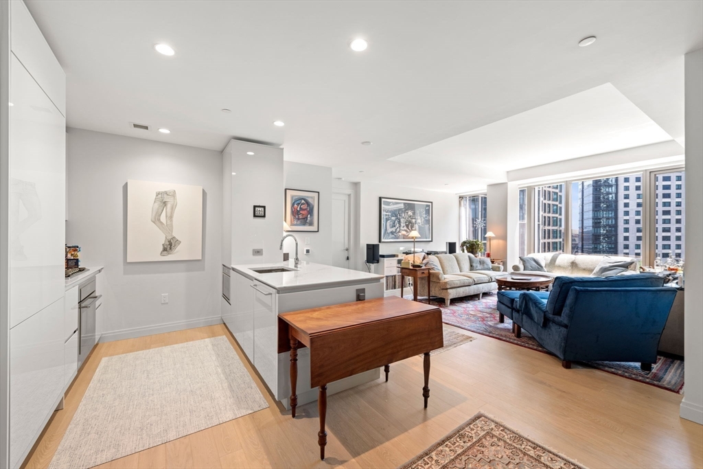 133 Seaport Blvd Suite # 909