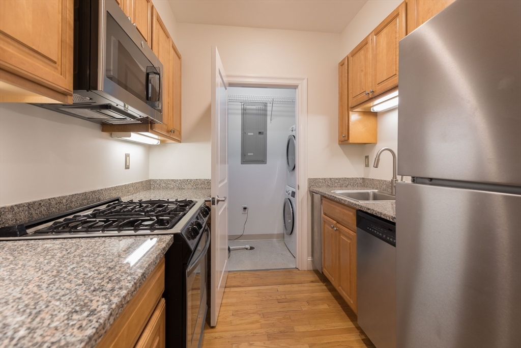1723 Washington St # 310