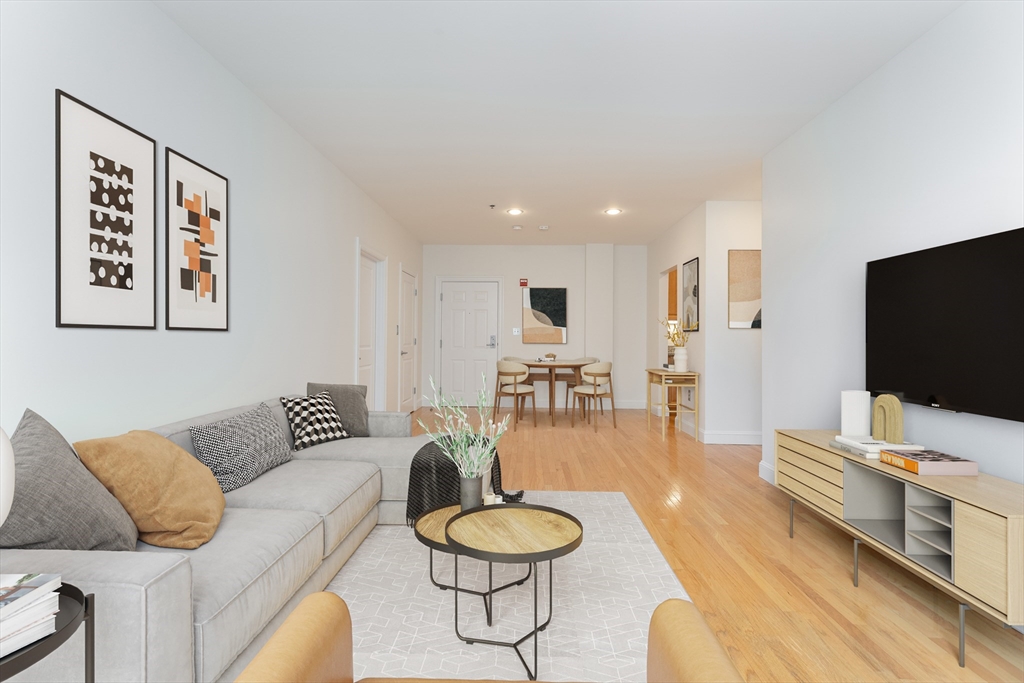 1723 Washington St # 310