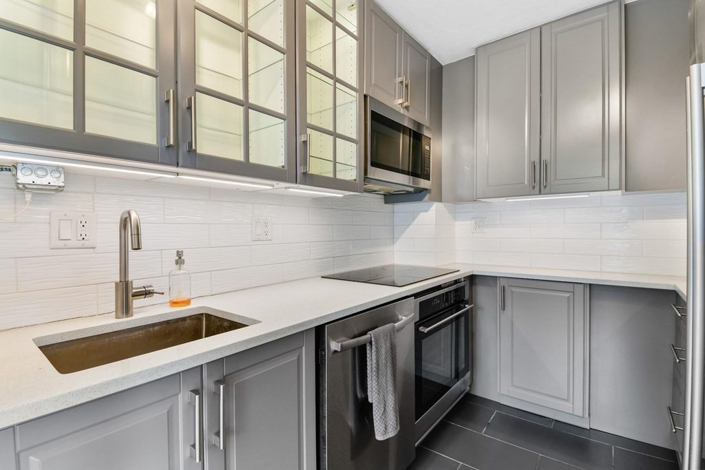 60 Babcock St # 28