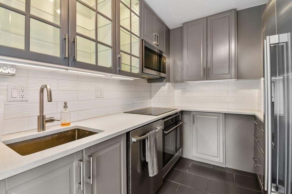 60 Babcock St # 28