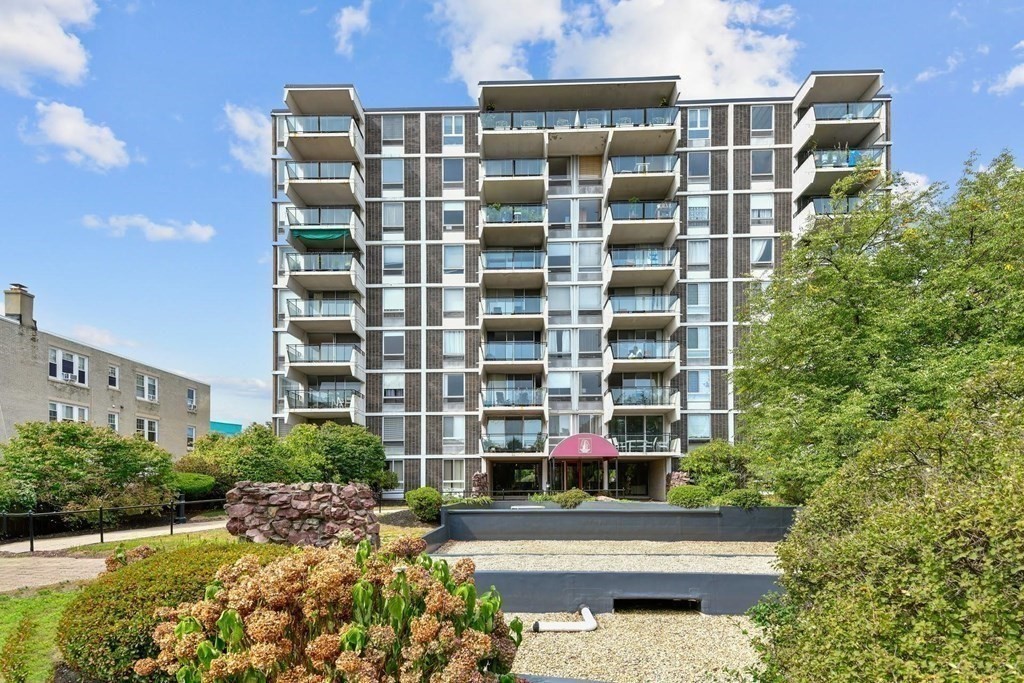 60 Babcock St # 28