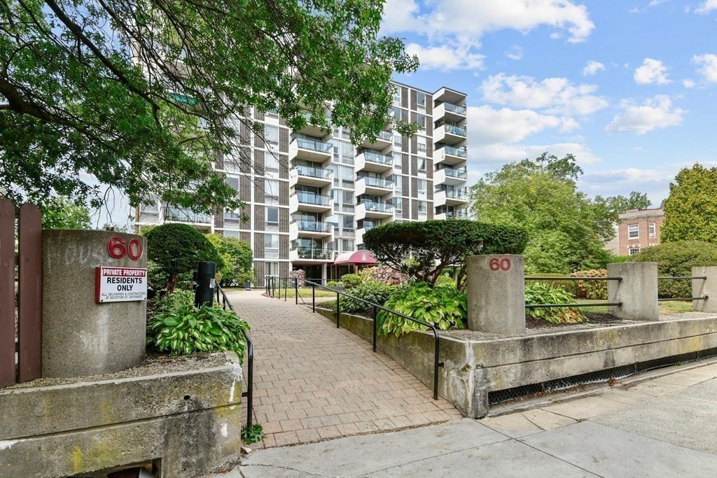 60 Babcock St # 28