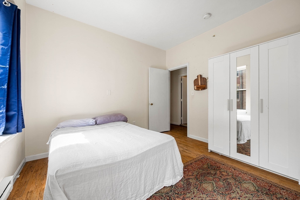 52 Salem St # 2F