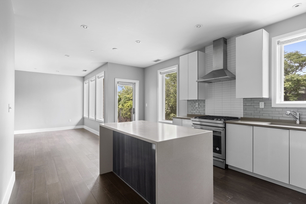 2 W 6th St # 102