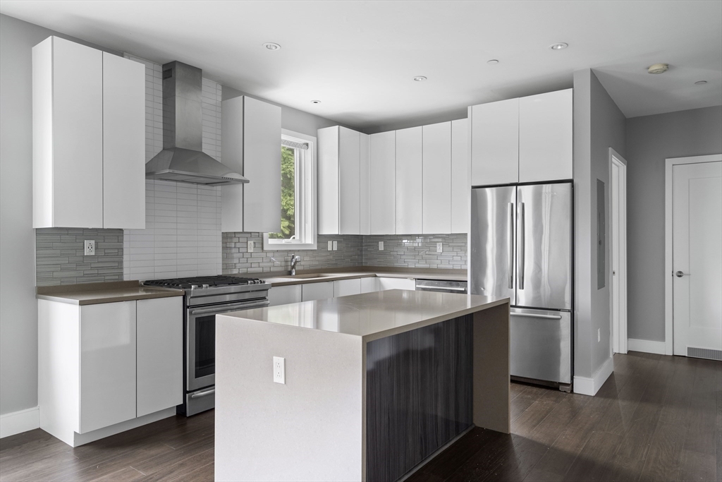2 W 6th St # 102