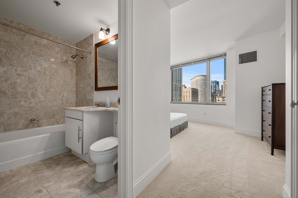 1 Charles Street S # 1112