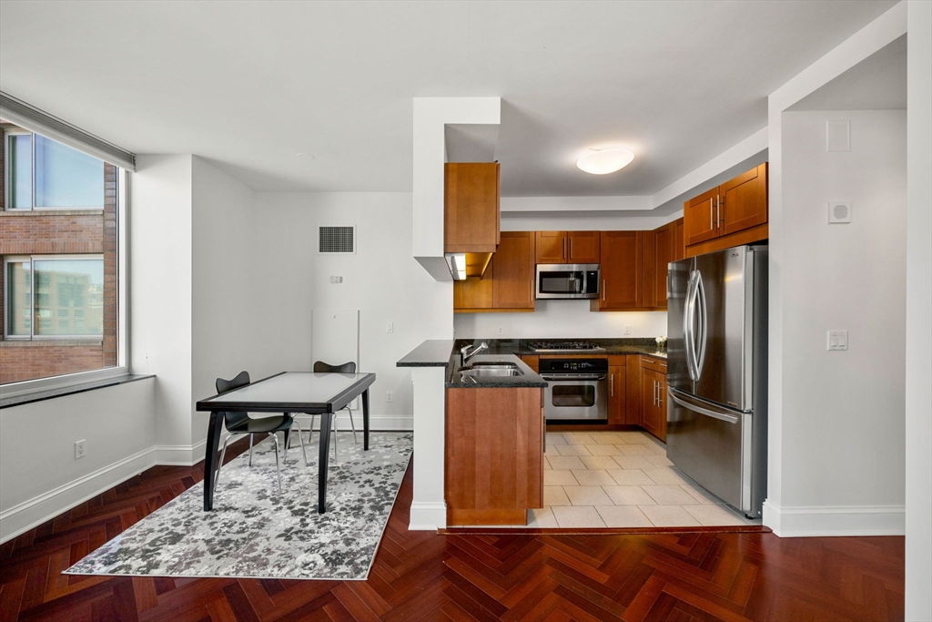1 Charles Street S # 1112